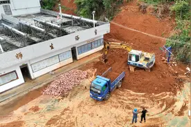 平远：受灾学校加紧重建施工，保证秋季开学正常使用图片