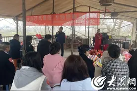 梁山县水泊街道青龙山社区举办“青邻聚”首届公益相亲会图片
