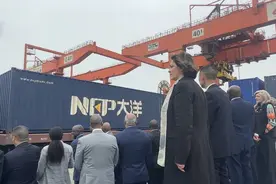 走出去引进来 外国驻华使节代表谈外贸国际机遇图片