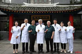 心门手术后他登上珠峰大本营，医生：你替我走了不曾走过的路图片