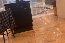 美国拉斯维加斯特朗普酒店汽车爆炸 酒店住客：因迟到五分钟躲过一劫丨封面深镜图片