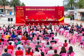 19名新兵踏上军旅征程！海陵区举行2025年上半年新兵入伍欢送大会图片