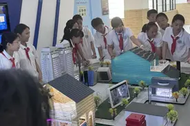 随处能学、随处能玩，这所学校把人工智能教育融入校园日常图片