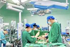 8天完成15例主动脉夹层手术，他们用坚守打赢“护心之战”图片