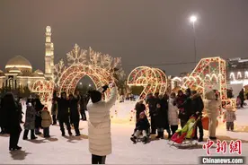 中哈青年迎新年：我在他乡挺好的图片