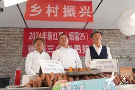 平均年龄65+！夏津“三位村支书”直播，带动地瓜热销五百万斤图片