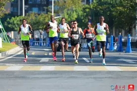 低温难挡跑友热情！2023广州黄埔马拉松赛精彩图集来了图片