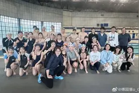 傅园慧第一课教蛙泳！成绩只要求“达标”，但是……图片
