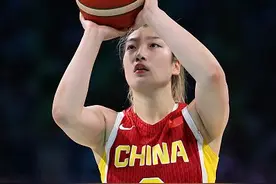 女运动员化妆出战，有问题吗？丨媒体札记图片