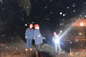 湖南绥宁：连夜抢修电路  守护万家灯火图片