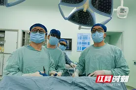 生鱼片别随便吃！湖南男子“体虚”30余年体内发现几十条活寄生虫图片