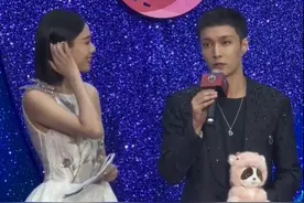 30秒｜张艺兴现身百花奖：将继续深耕电影图片