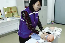 全省就业创业典型 家政人赵振香：用耐心细心的服务 让老人暖心舒心图片