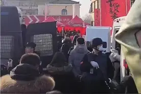 收到刘强东的万元红包要缴个税吗？官方：个人发的不征税图片