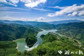 只此青绿神农溪 舟行碧波画中游图片