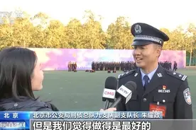 警犬与“机器狗”协同作战 个个有绝活！直击现场→图片