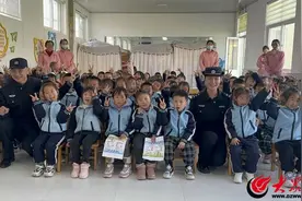 平度市仁兆镇开展“安全入童心 护航成长路” 安全教育大课堂活动图片