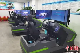 探浙江首家VR+AI驾培馆 “黑科技”让考驾照更“智慧”图片
