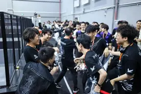 哈工大深圳校区“南工骁鹰”机器人队再创佳绩图片