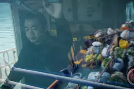 掌舵三峡库区“最后水上公交”的“中国好人”图片
