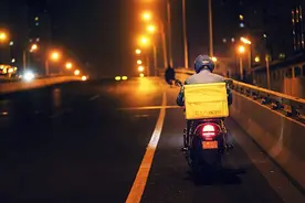 揭秘骑手生活？虚假信息迷雾模糊了公众对“真”的判断图片