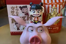 财经猎豹｜电影IP玩起“联联看”，哪吒周边火到一“物”难求图片