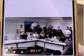太突然！“前一秒上班，下一秒失业！”极越主播直播间落泪，员工围堵CEO！图片