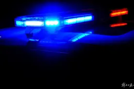 警车进村喇叭喊话“李××涉嫌嫖娼”！当事人：遭受了极大侮辱图片
