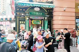 冰城本土品牌“笑傲”冷饮市场图片