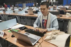 潍坊一中学子夺得第35届国际信息学奥林匹克竞赛金牌图片
