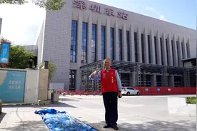 今天我出镜 | 李春华：志愿服务时长达2万多个小时图片