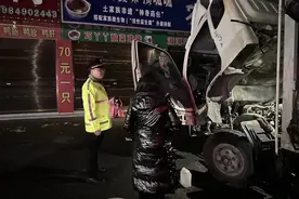 深夜车辆遇故障 贴心服务暖民心图片