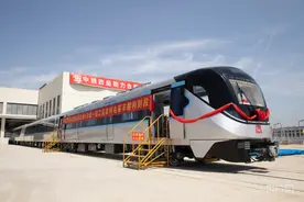 安徽首列全自动运行地铁亮相图片