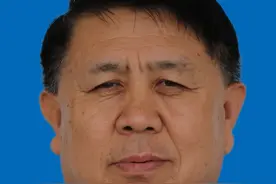 助人为乐道德模范宋文章：像雷锋一样温暖他人图片