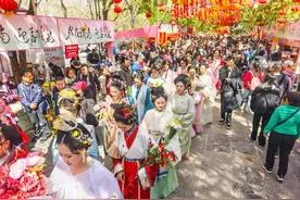 一眼千年，千佛山三月三山会上巡游“花神”尽显风华图片