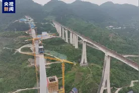 国内在建高铁无砟轨道最高桥墩完工图片