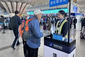 “超长黄金周”将至 南航在疆计划执行航班超2200班次图片