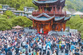 “王婆”出圈，景区如何拿捏“泼天流量”？图片