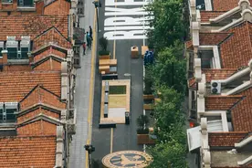 Birkenstock在中国重启扩张，但居然最怕卖出爆款图片