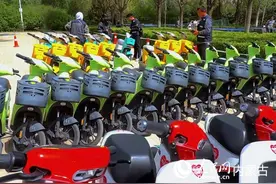 骑着共享单车看演唱会 呼和浩特保障歌迷出行便利图片