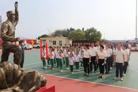 弘扬英烈精神！汕尾海警局邀请青少年参观汪晓龙荣誉室图片
