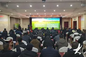 山东省农业科学院举行“玉米大面积丰产协同推进”技术培训会图片