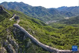 石峡古堡的“静”与“闹”图片