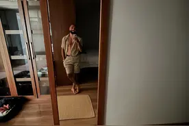 向新帅看齐？萨拉赫晒全新造型，剪去标志性卷发平头出镜👀图片