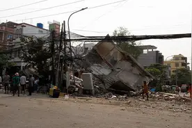 缅甸强震造成曼德勒地区建筑物遭受严重损毁图片