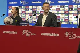 澳大利亚主帅：现场观众带来很大压力，王钰栋踢得很好图片