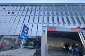 中山八路公交站场重启后市民提建议，站场将持续优化图片