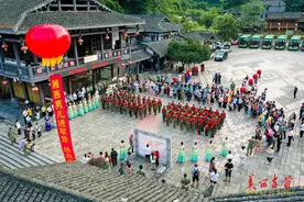 热血披戎装！吉首欢送新兵踏征程图片