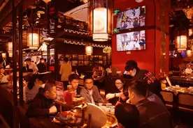 刘一手创始人做客美团直播间：全球门店突破1000家背后，加盟商“连感情、锁利益”图片