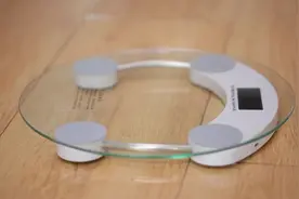 早晚体重忽上忽下？如何称量体重最准确?图片